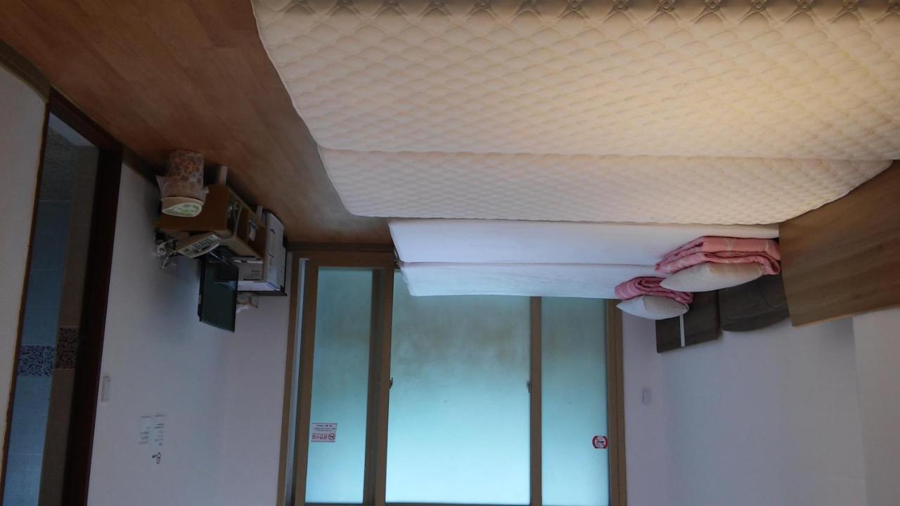 Geomunoreum Hostel Чеджудо Экстерьер фото