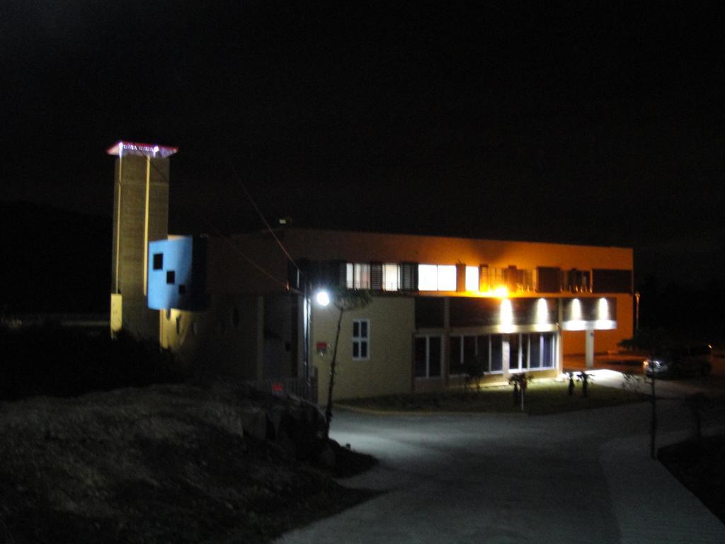 Geomunoreum Hostel Чеджудо Экстерьер фото