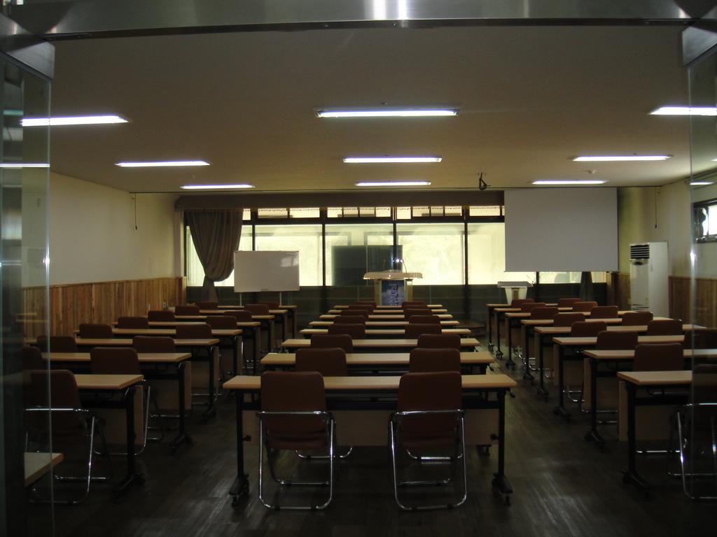 Geomunoreum Hostel Чеджудо Экстерьер фото