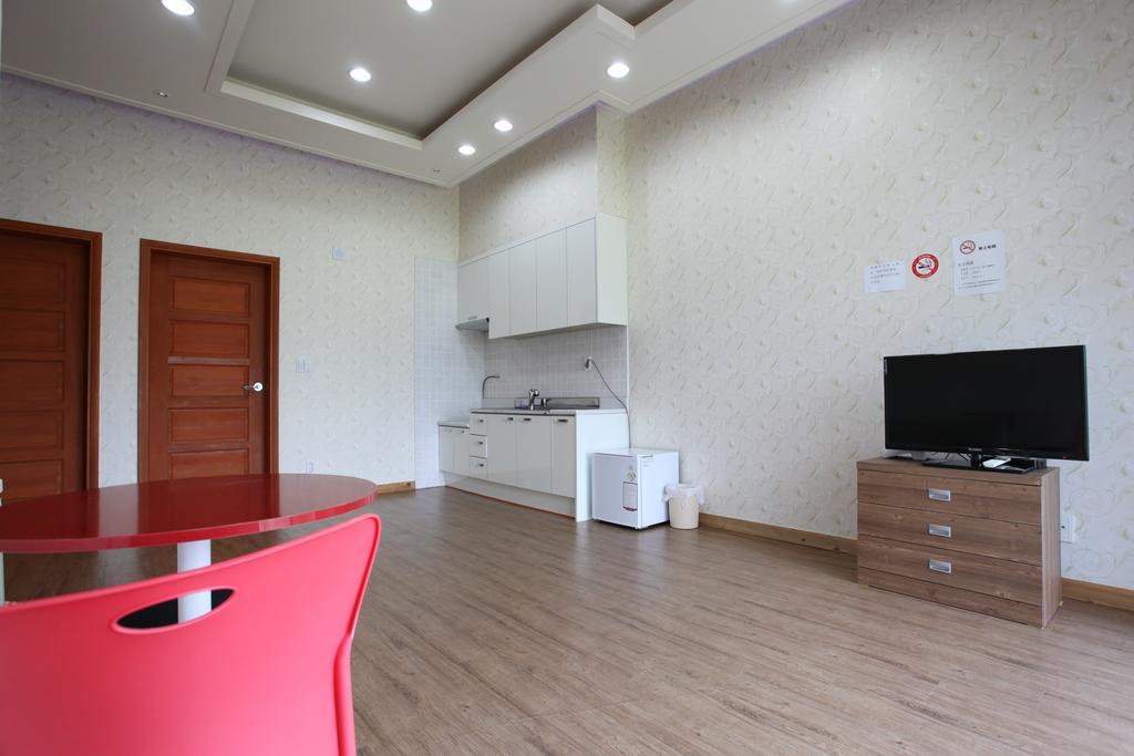 Geomunoreum Hostel Чеджудо Экстерьер фото
