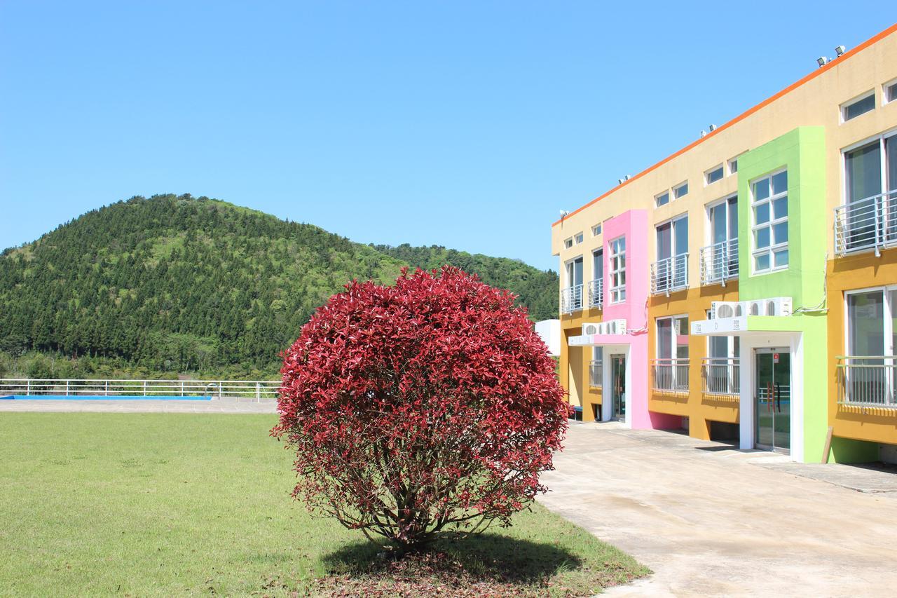 Geomunoreum Hostel Чеджудо Экстерьер фото